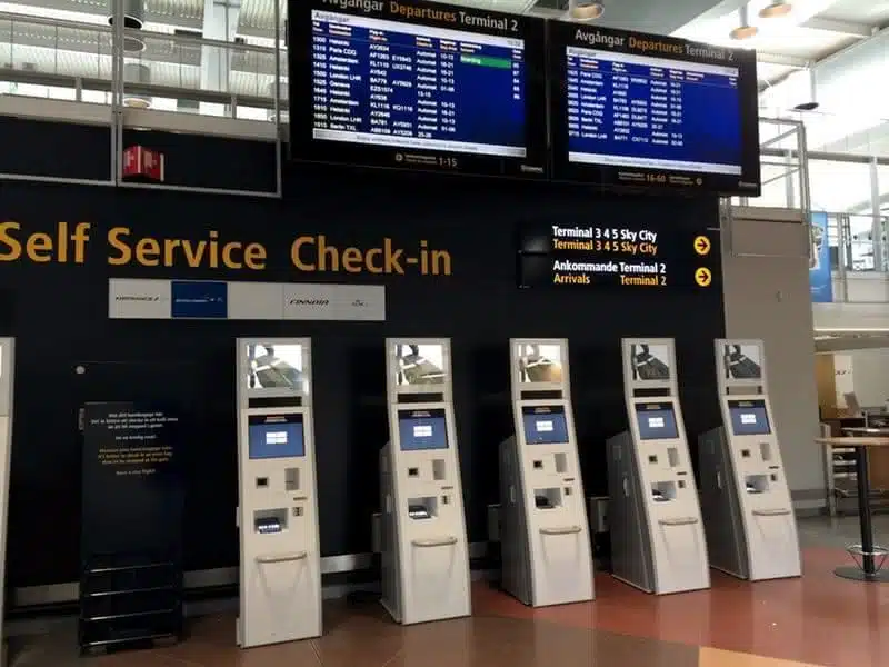 self-service check in airport